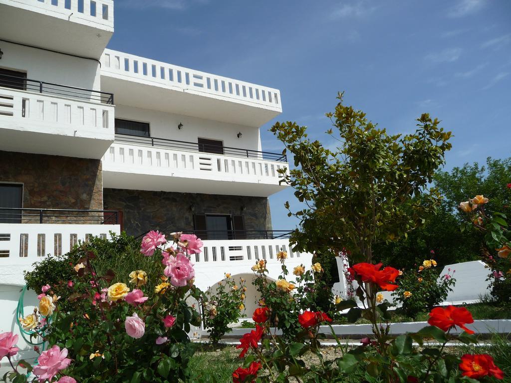 Zourpos Studios & Apartments Kalyves Bagian luar foto
